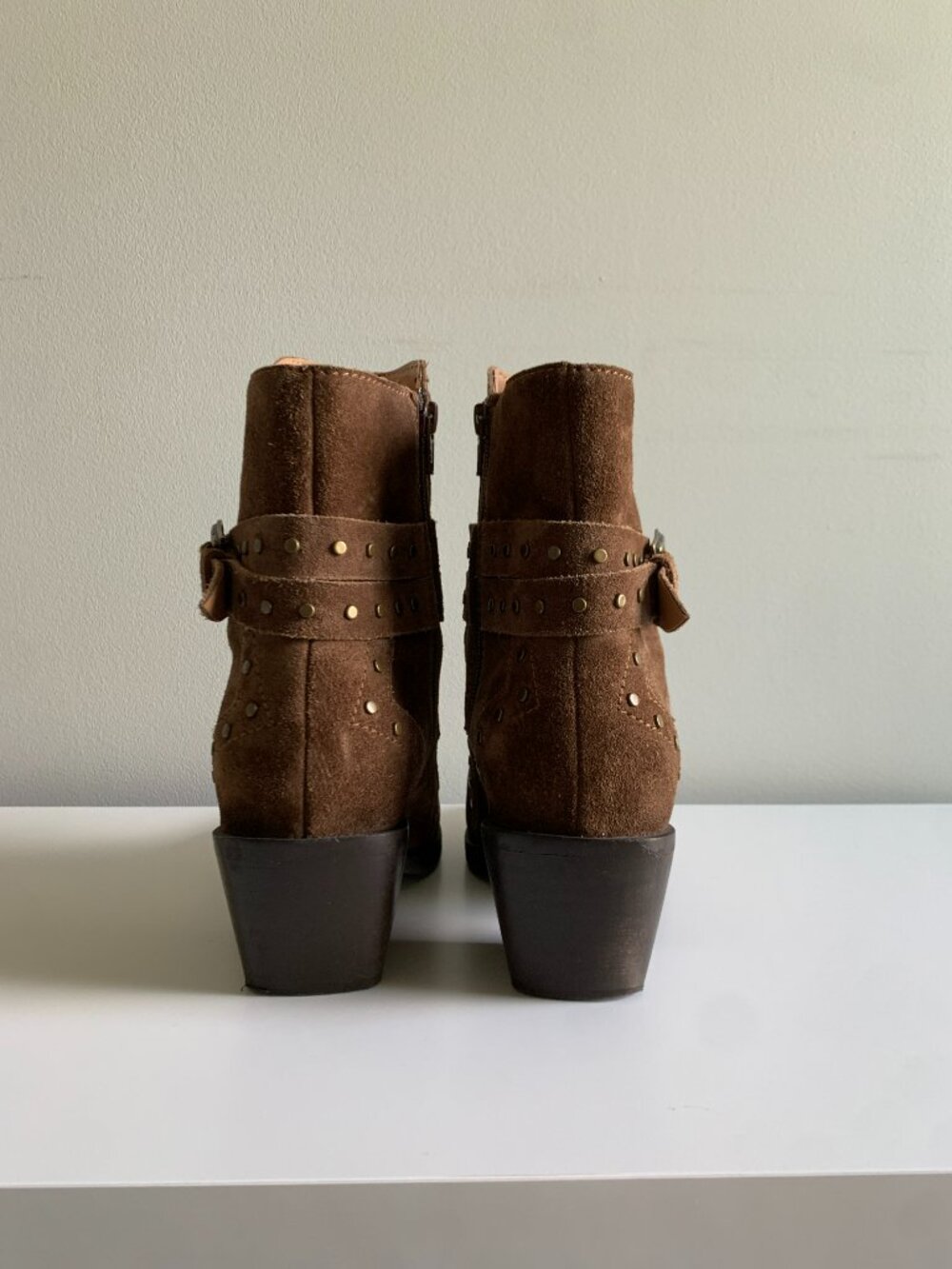 Crown Vintage Brown Suede Studded Ankle Boots Sz 10 Western Buckle Booties Kilon - Picture 4 of 8